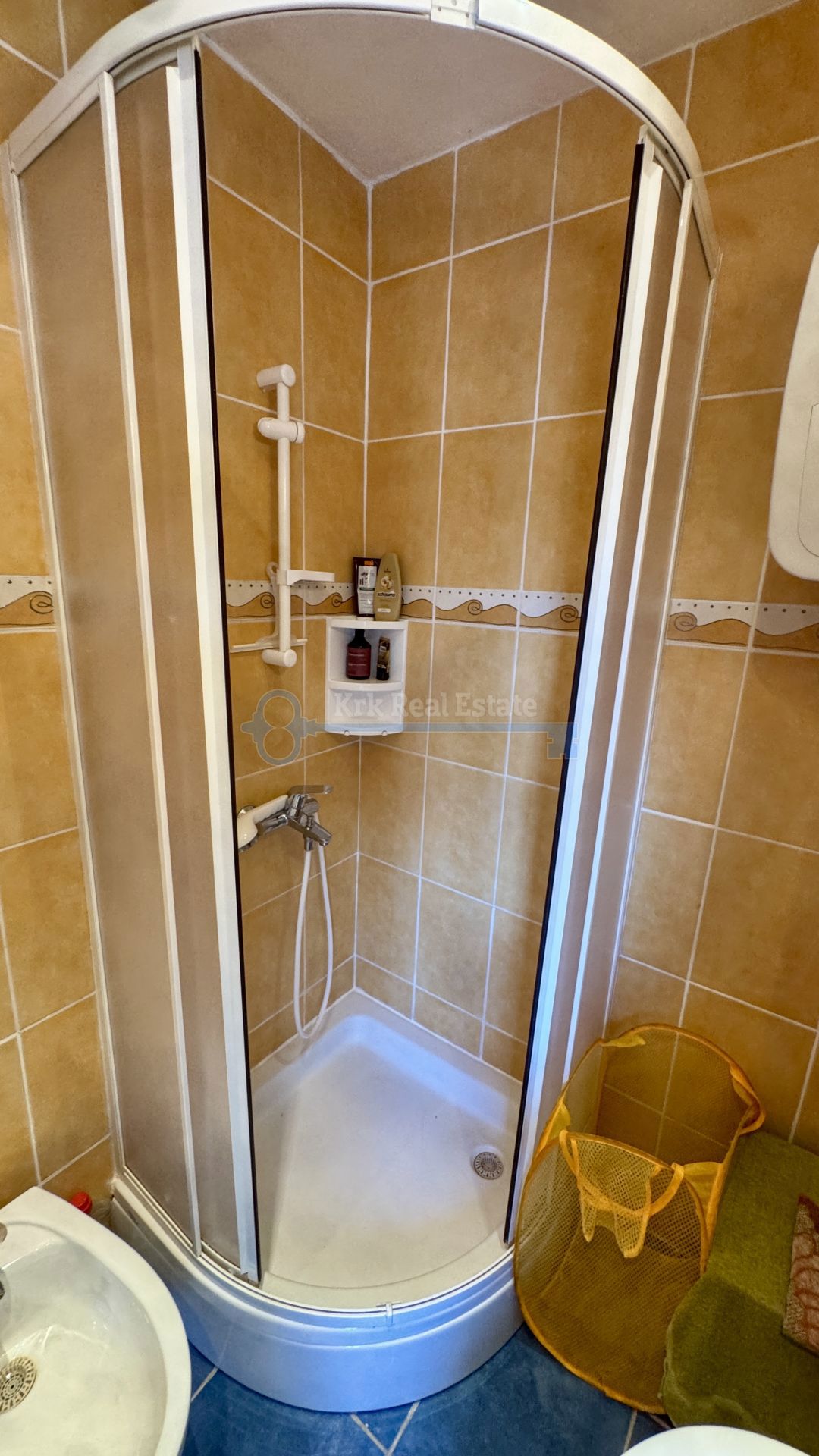 PUNAT - KAMNITA HIŠA Z DVEMA APARTMAJEMA