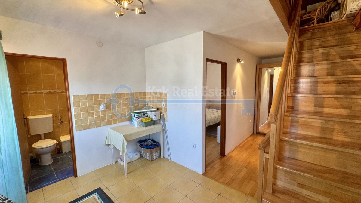 PUNAT - KAMNITA HIŠA Z DVEMA APARTMAJEMA