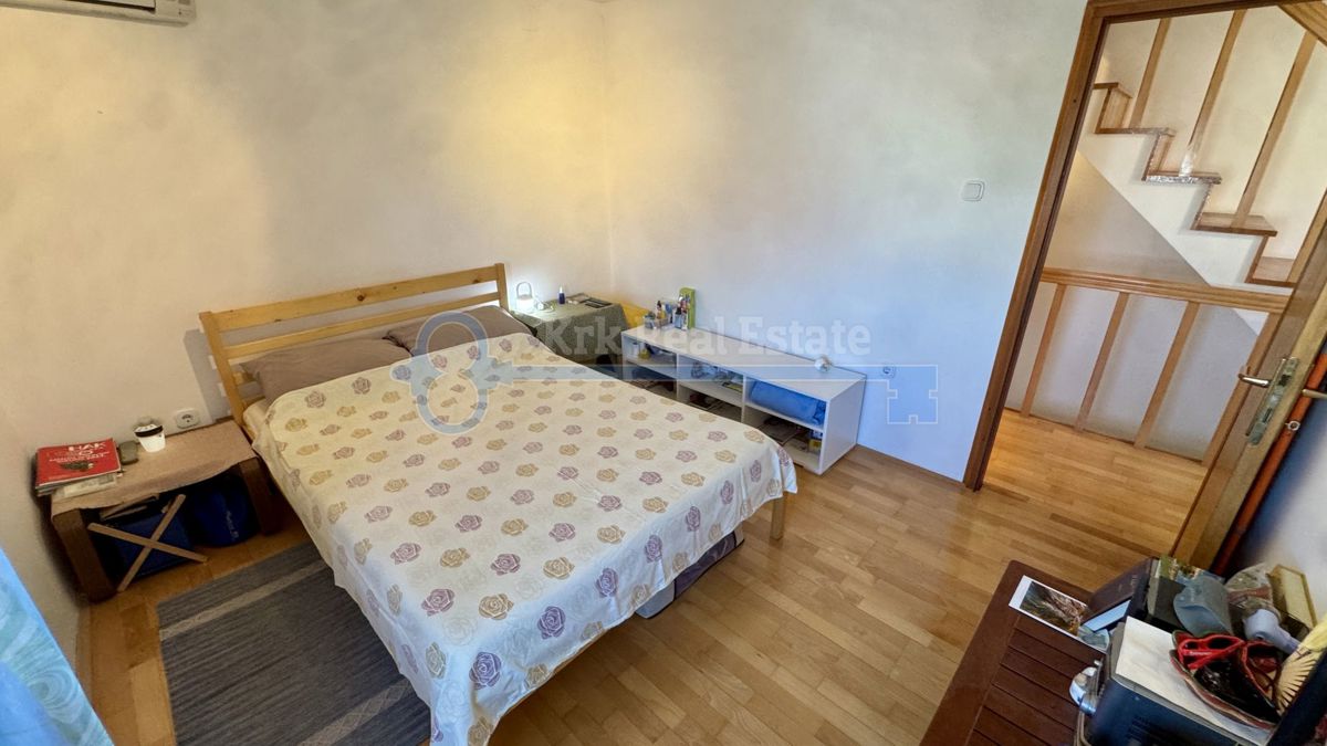 PUNAT - KAMNITA HIŠA Z DVEMA APARTMAJEMA
