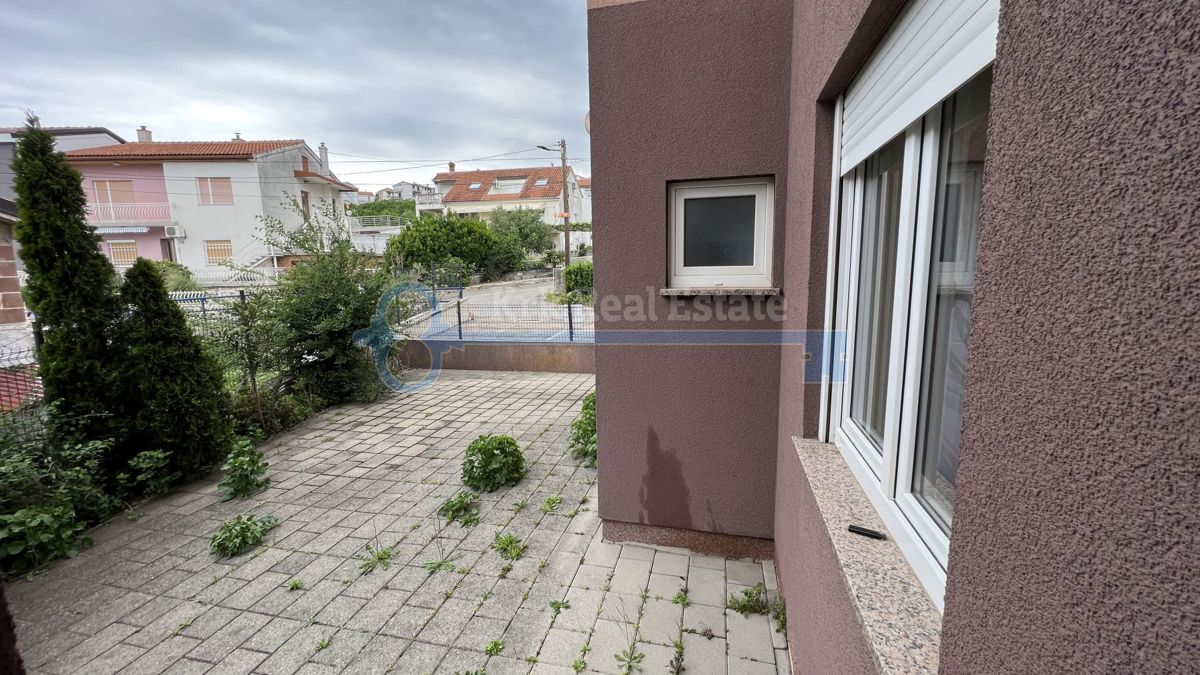 CRIKVENICA - APARTMA S POGLEDOM NA MORJE