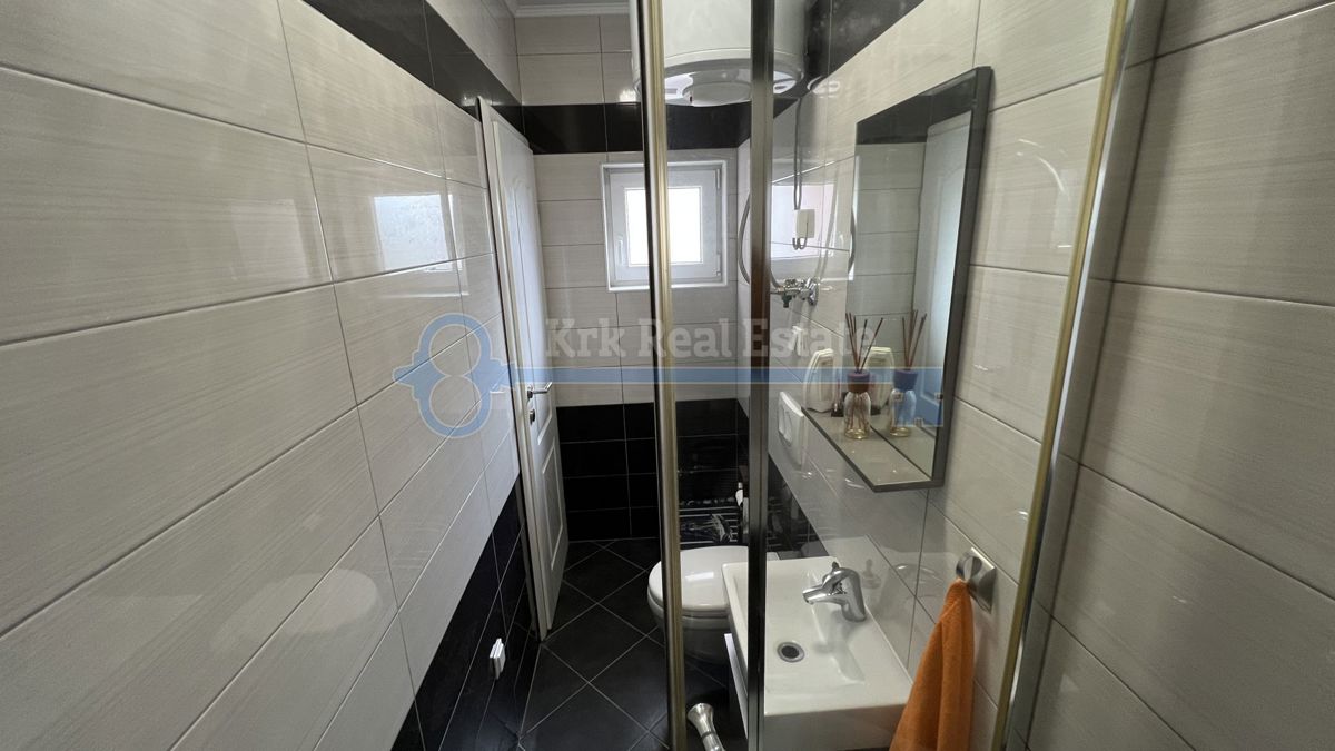 CRIKVENICA - APARTMA S POGLEDOM NA MORJE