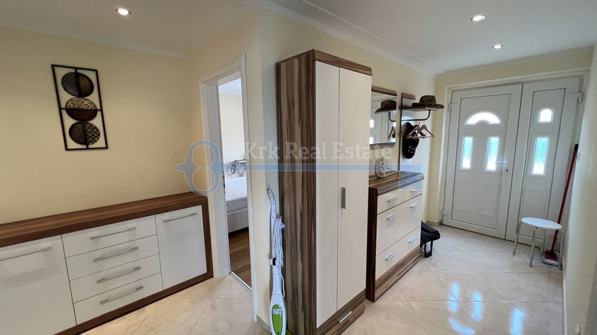 CRIKVENICA - APARTMA S POGLEDOM NA MORJE