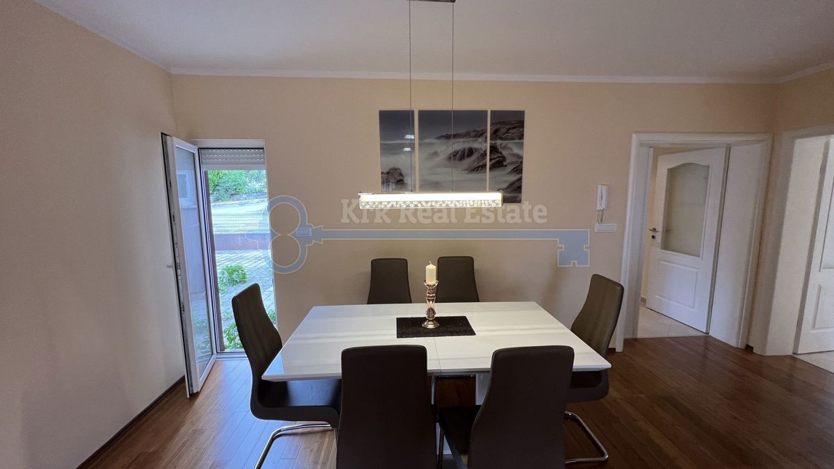CRIKVENICA - APARTMA S POGLEDOM NA MORJE
