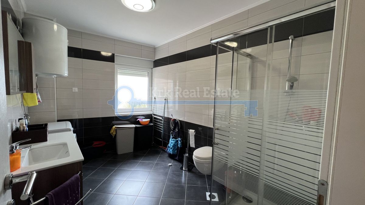 CRIKVENICA - APARTMA S POGLEDOM NA MORJE