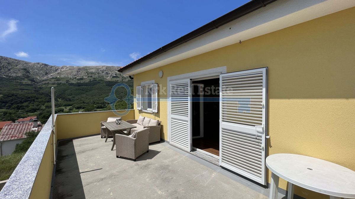 DRAGA BAŠĆANSKA - SAMOSTOJNA HIŠA Z LEPIM DVORIŠČEM
