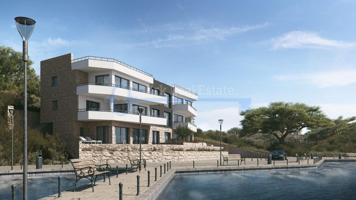 STARA BAŠKA, NOVOGRADNJA UZ MORE