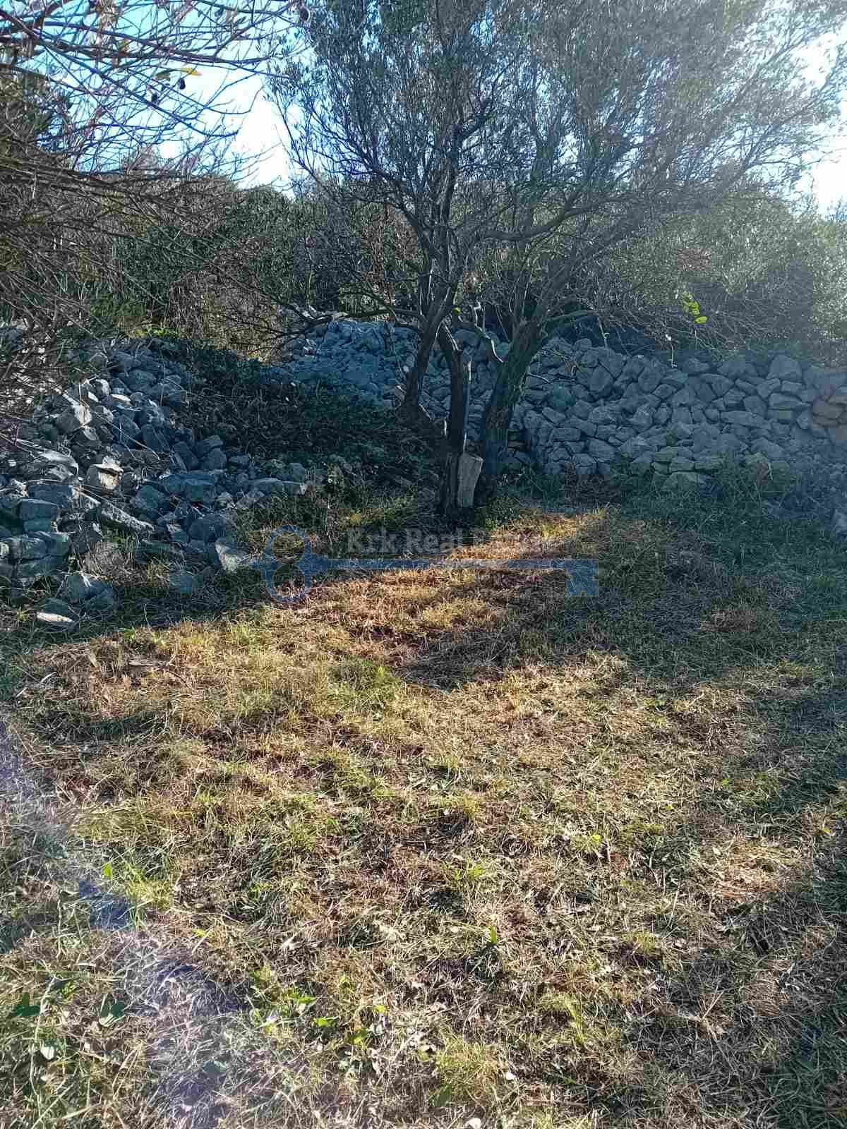 Zemljišče Punat, 908,50m2