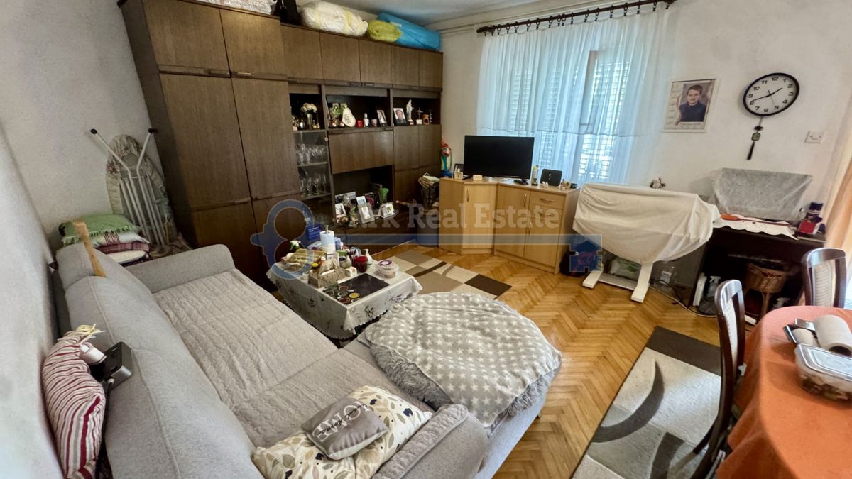 KRK - HIŠA S TREM STANOVALNIMI ENOTAMI V BLIŽINI CENTRA