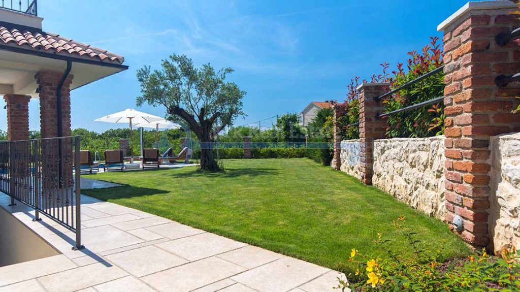 Hiša Kras, Dobrinj, 219,20m2