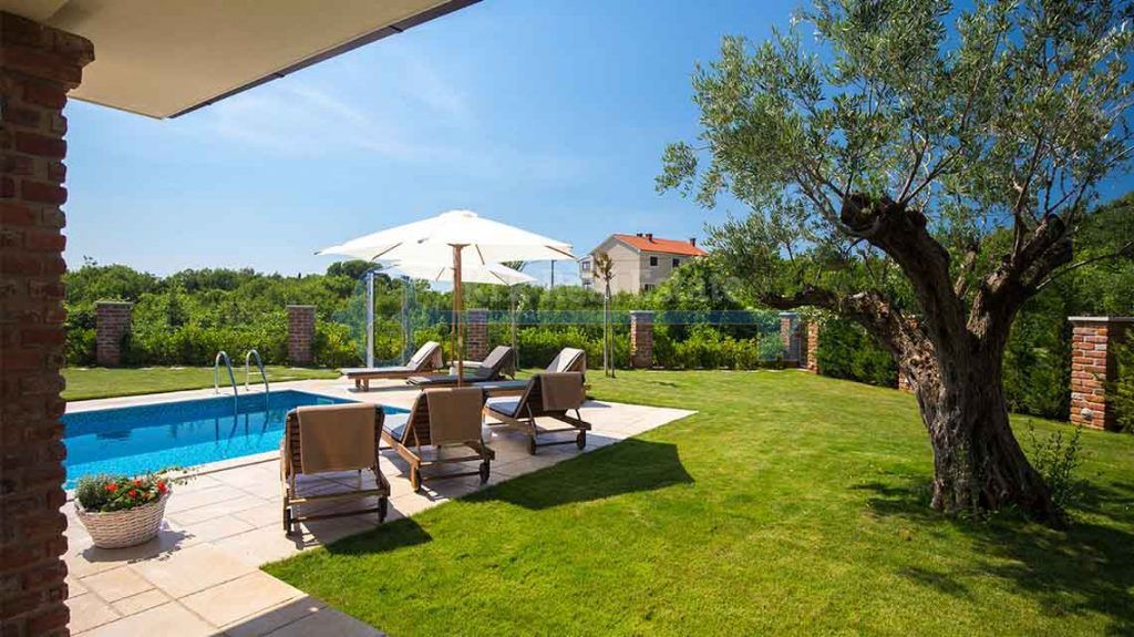 Hiša Kras, Dobrinj, 219,20m2