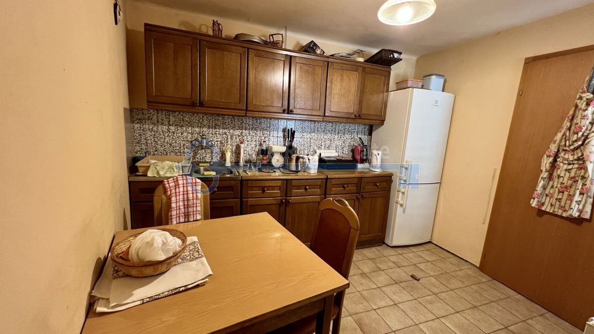 VRBNIK - APARTMAJSKA HIŠA Z ODPRTIM POGLEDOM NA MORJE