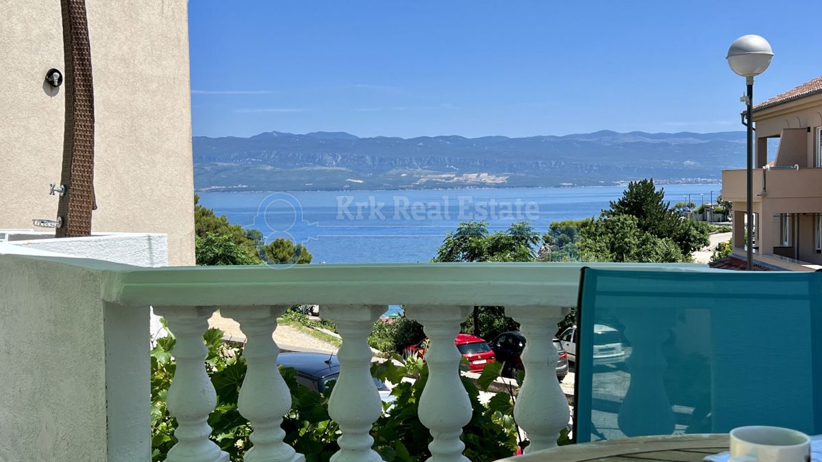 VRBNIK - APARTMAJSKA HIŠA Z ODPRTIM POGLEDOM NA MORJE