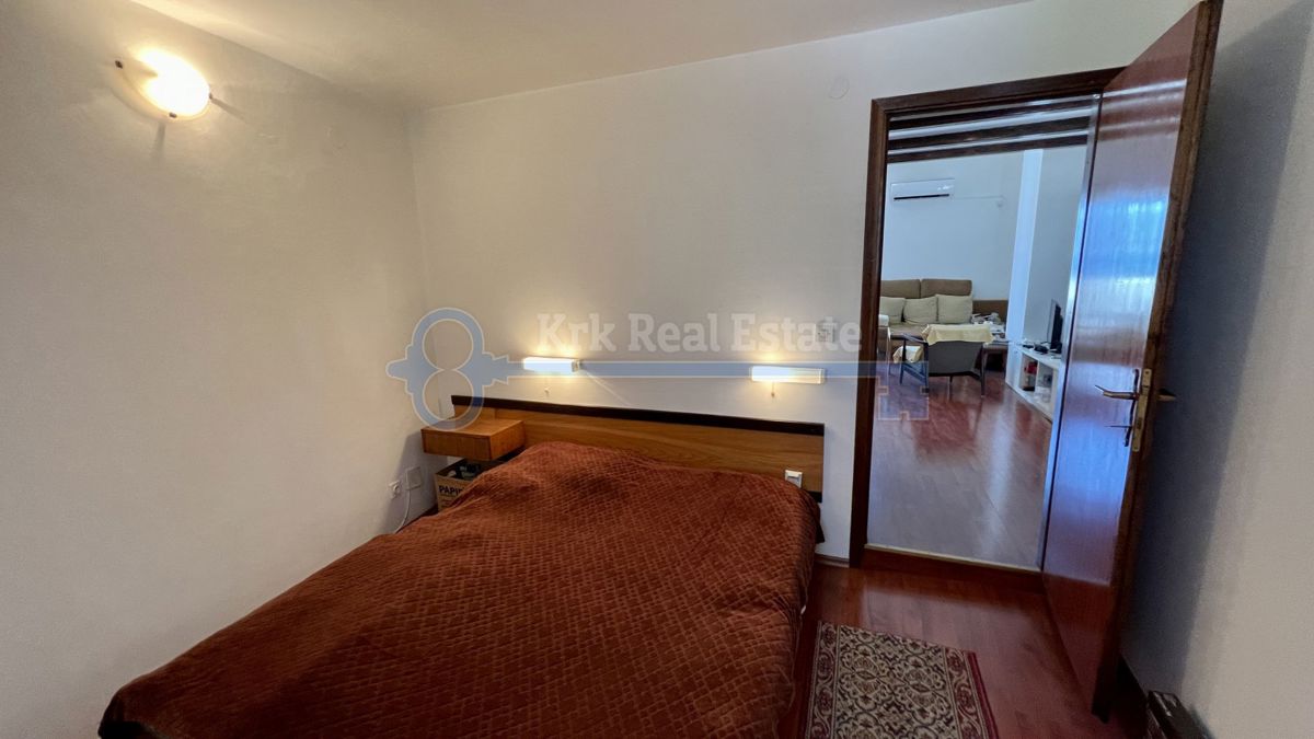 VRBNIK - APARTMAJSKA HIŠA Z ODPRTIM POGLEDOM NA MORJE