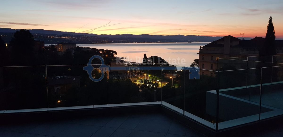 OPATIJA-SAMOSTOJNA VILA Z BAZENOM