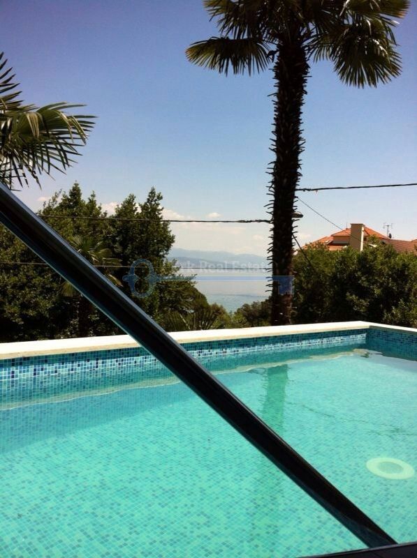 OPATIJA-SAMOSTOJNA VILA Z BAZENOM
