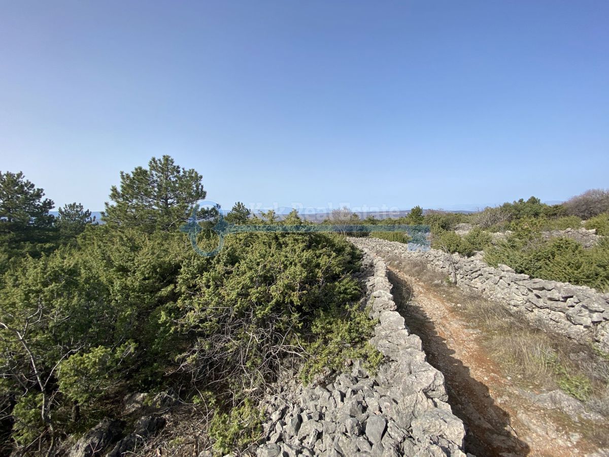 Zemljišče Punat, 3.747m2