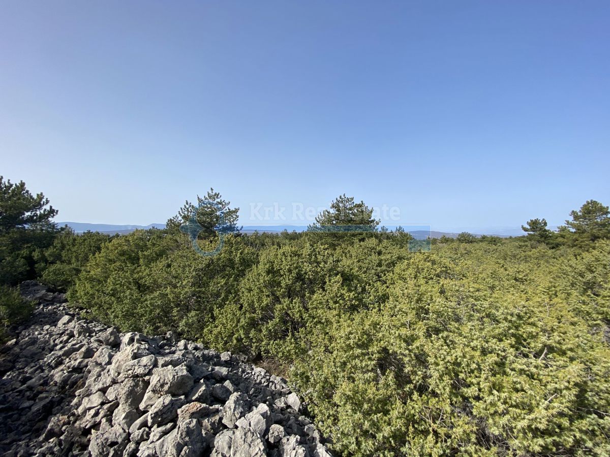 Zemljišče Punat, 3.747m2