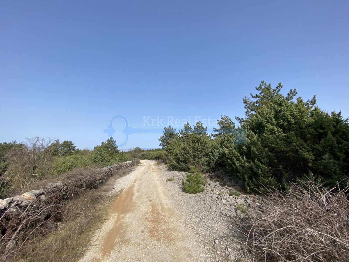 Zemljišče Punat, 3.747m2