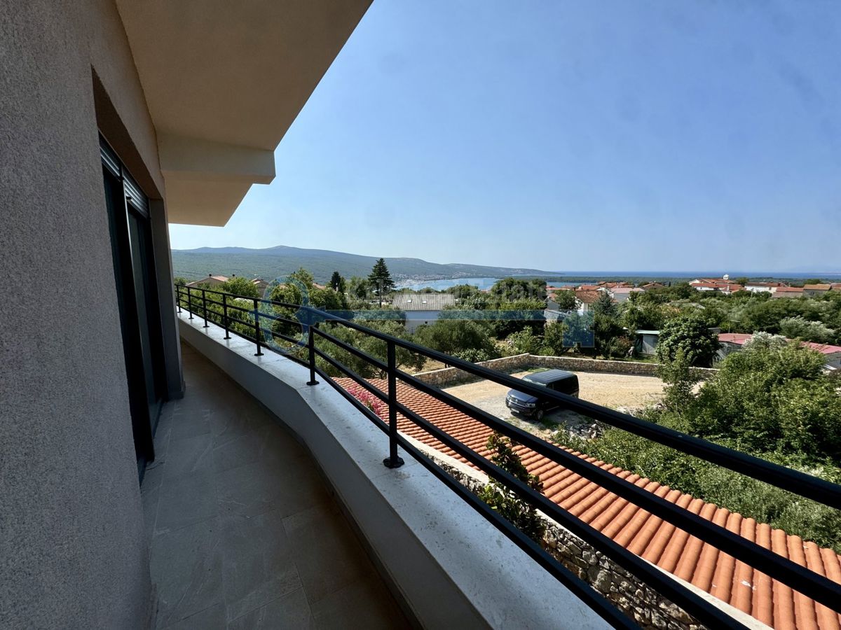 KORNIĆ - SAMOSTOJNA HIŠA S POGLEDOM NA MORJE IN BAZENOM