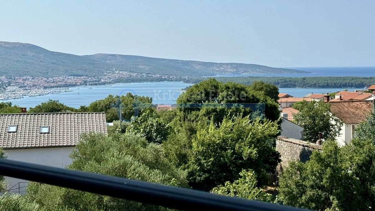 KORNIĆ - SAMOSTOJNA HIŠA S POGLEDOM NA MORJE IN BAZENOM