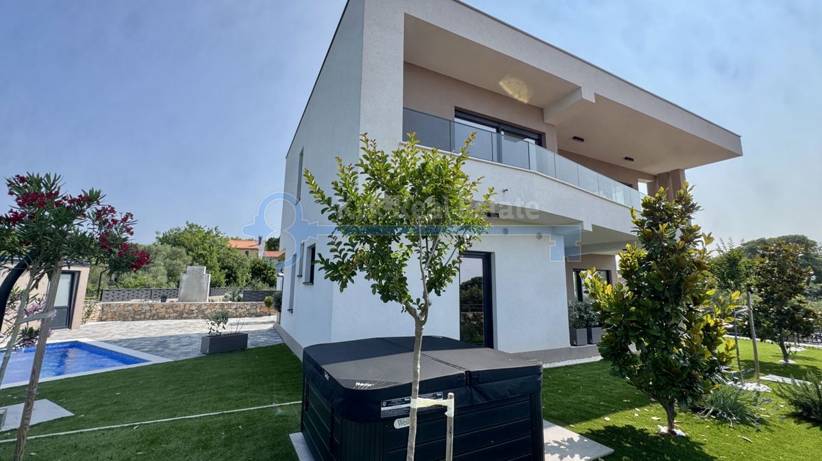KORNIĆ - SAMOSTOJNA HIŠA S POGLEDOM NA MORJE IN BAZENOM