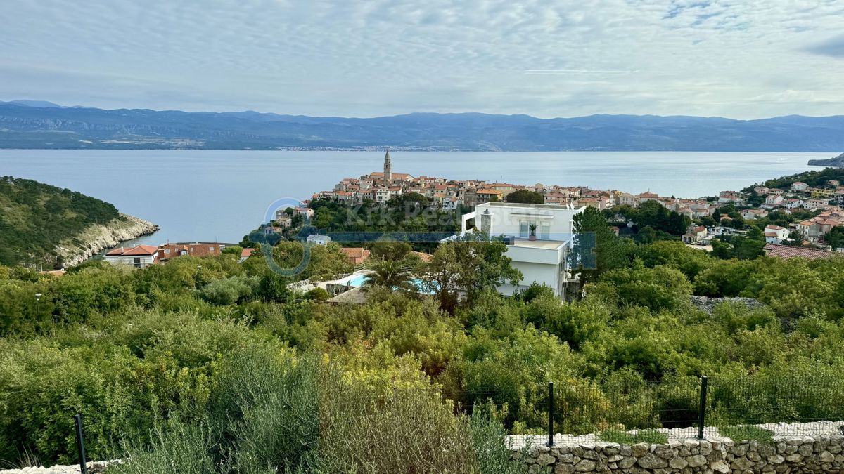 VRBNIK-LUKSUZNA VILA Z BAZENOM