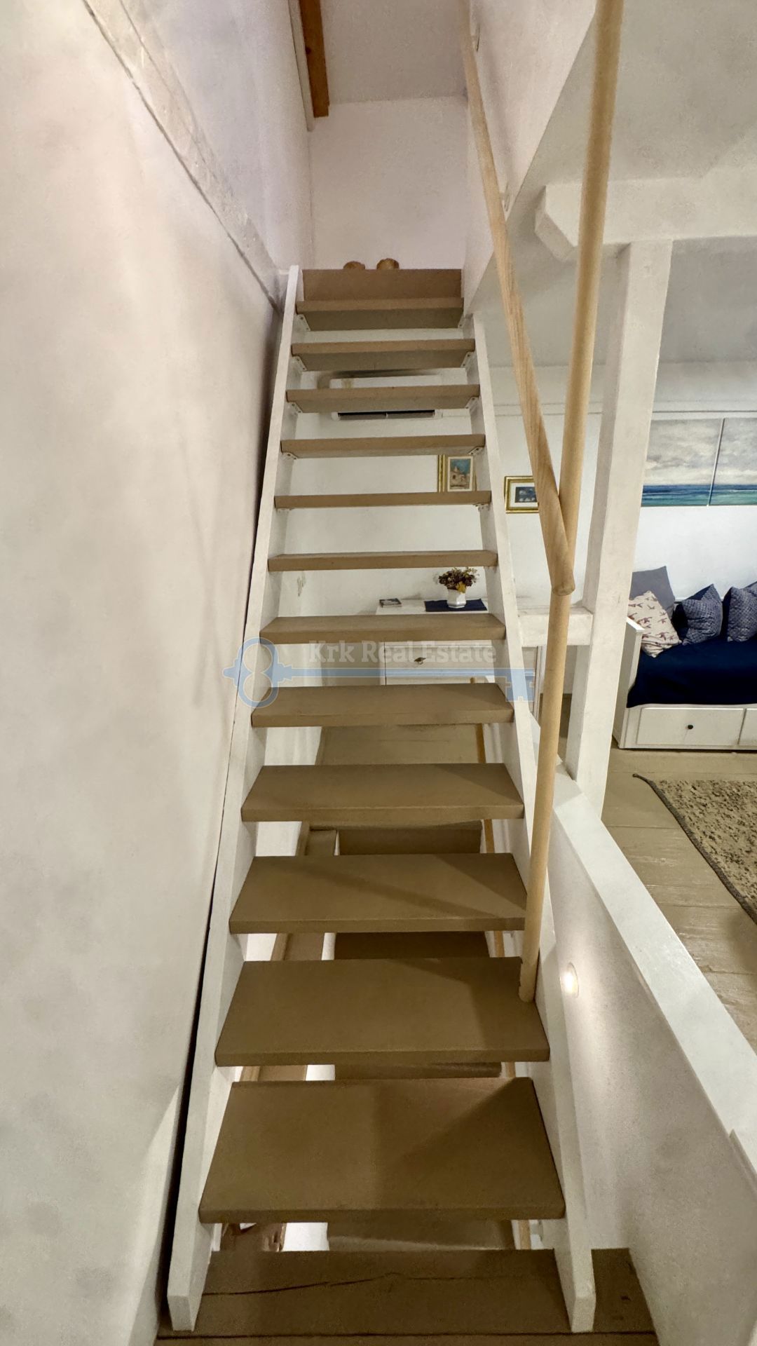 PUNAT - OBNOVLJENA KAMNITA HIŠA Z DVEMA APARTMAJEMA