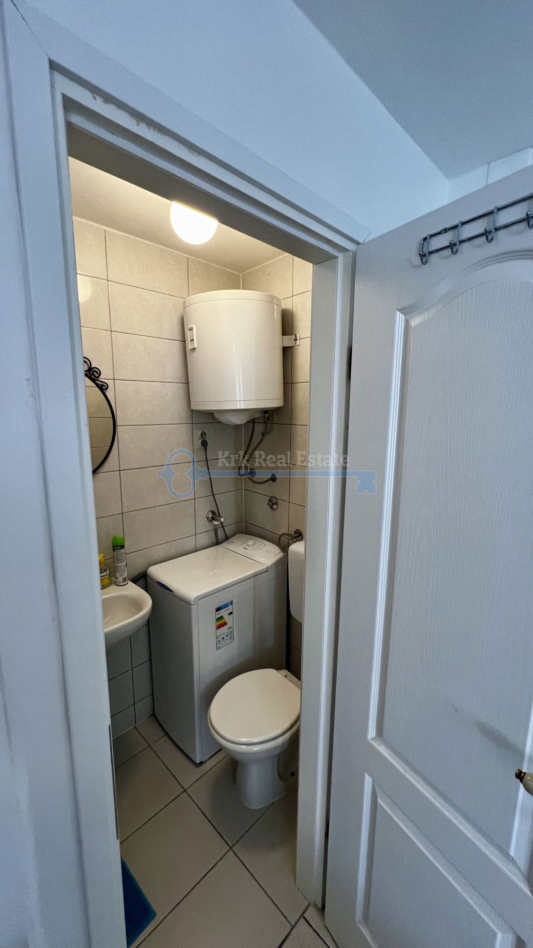 PUNAT - OBNOVLJENA KAMNITA HIŠA Z DVEMA APARTMAJEMA