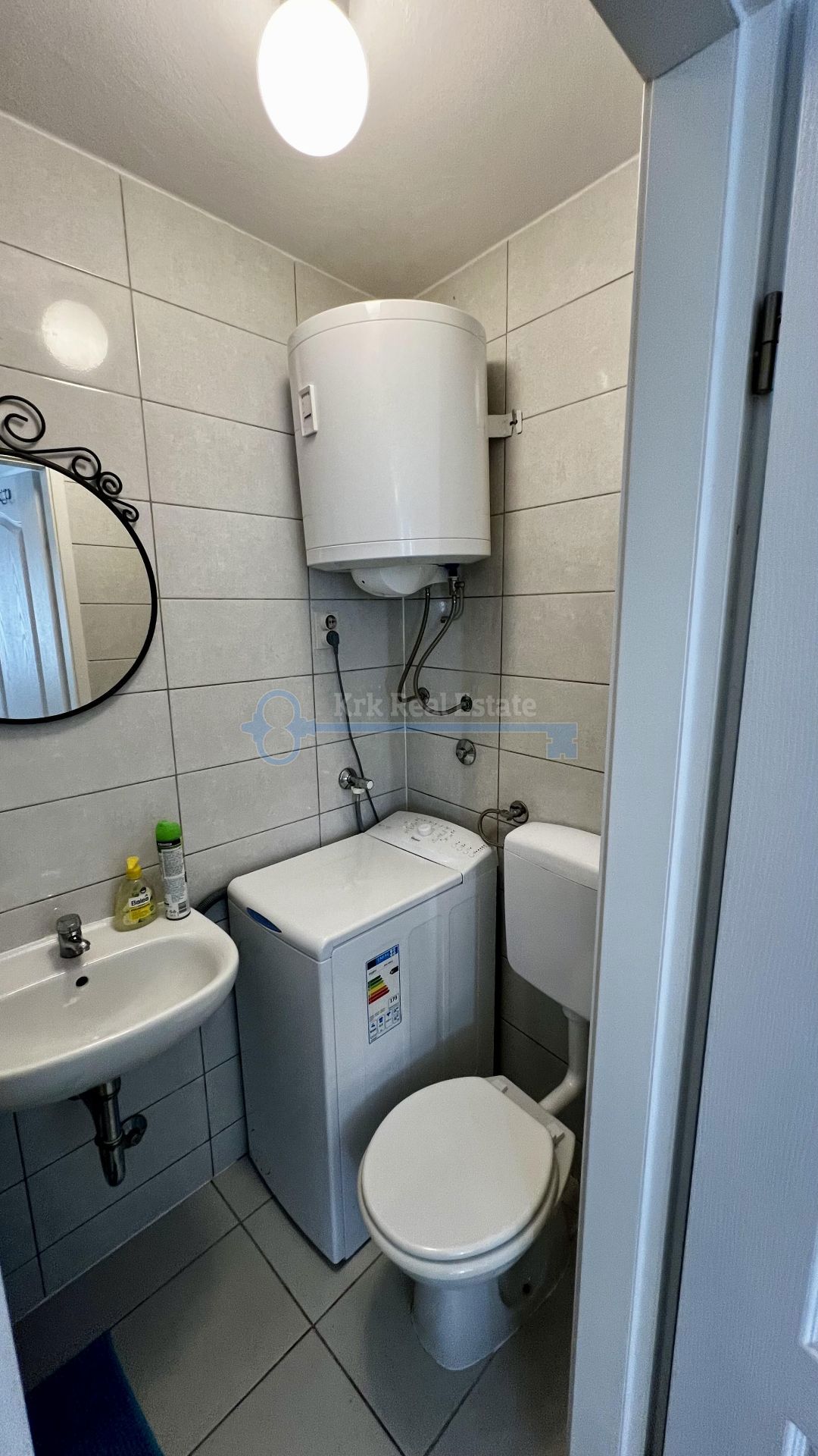PUNAT - OBNOVLJENA KAMNITA HIŠA Z DVEMA APARTMAJEMA