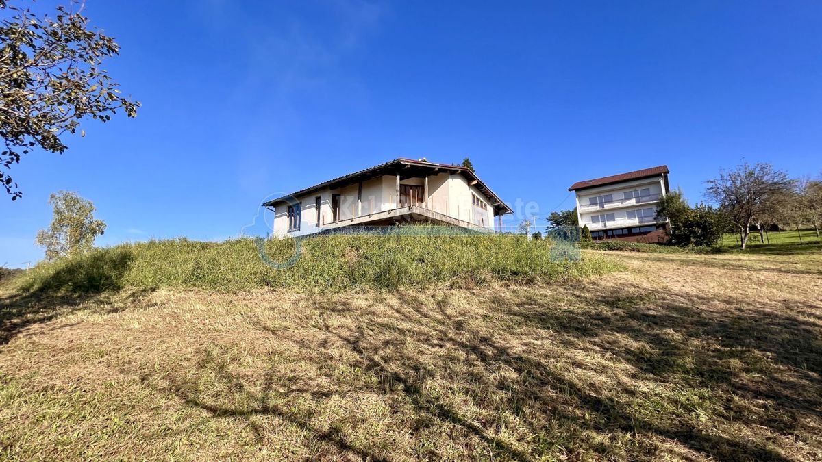 Hiša Karlovac, 300m2