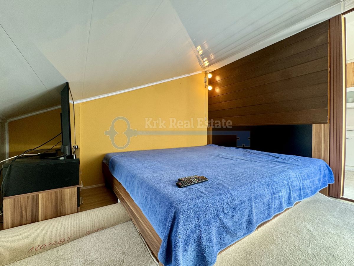 KORNIĆ- APARTMA S POGLEDOM NA MORJE