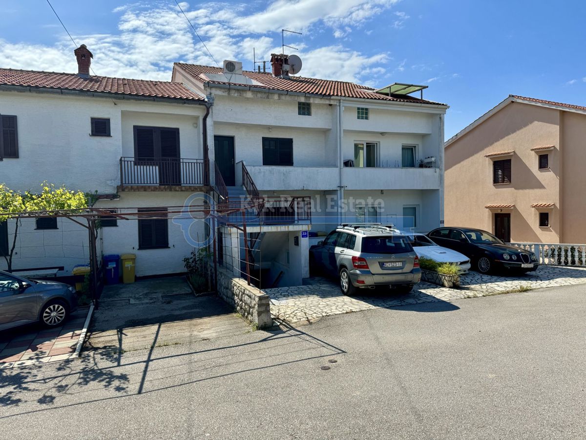 KORNIĆ- APARTMA S POGLEDOM NA MORJE