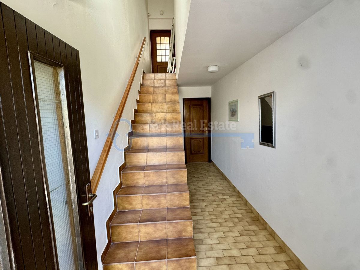 KORNIĆ- APARTMA S POGLEDOM NA MORJE