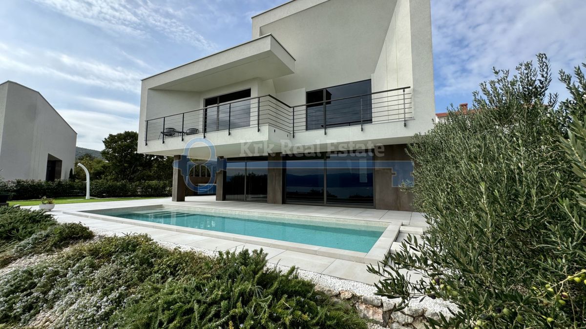 VRBNIK-LUXUSVILLA MIT POOL