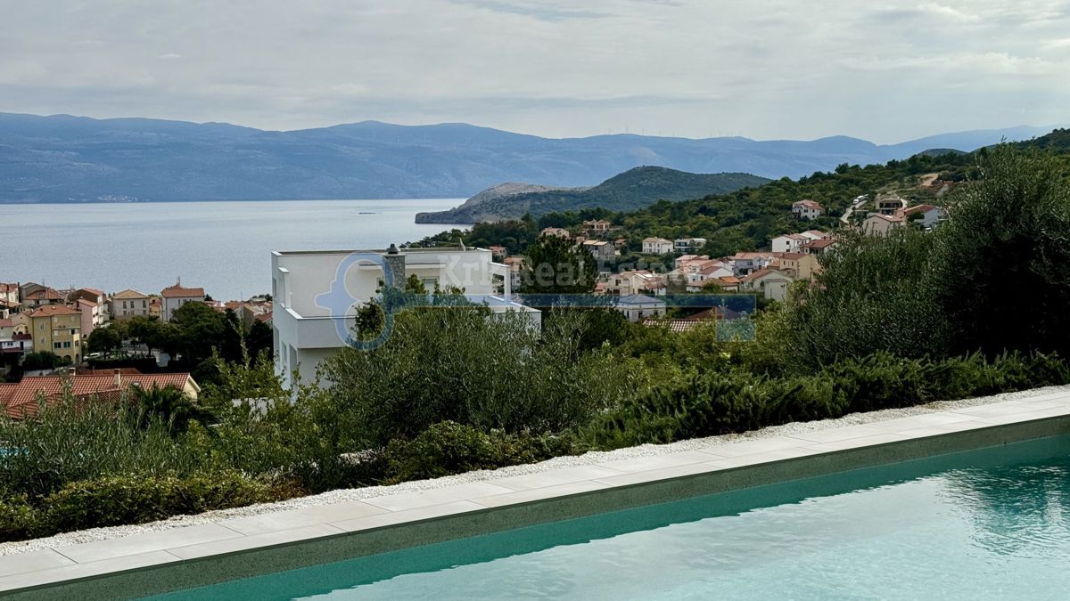 VRBNIK-LUXUSVILLA MIT POOL