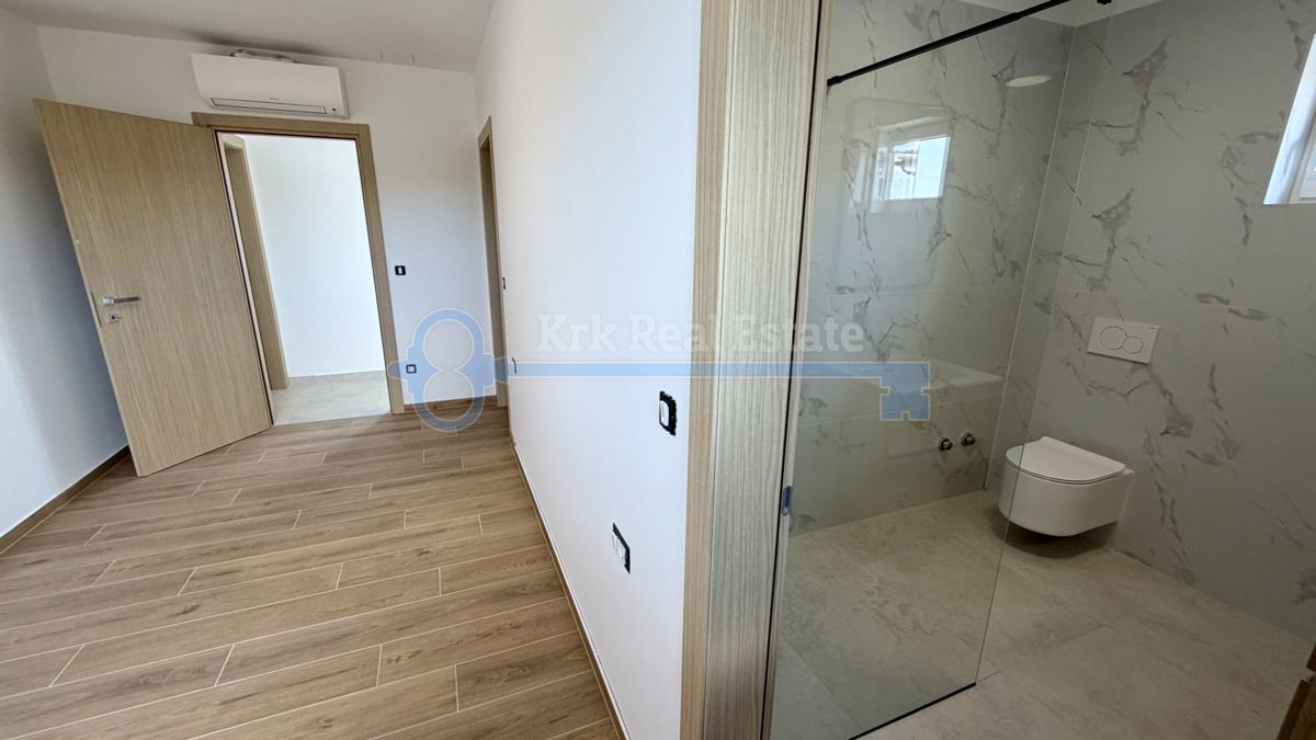 ŽMINJ - SAMOSTOJNA HIŠA Z BAZENOM