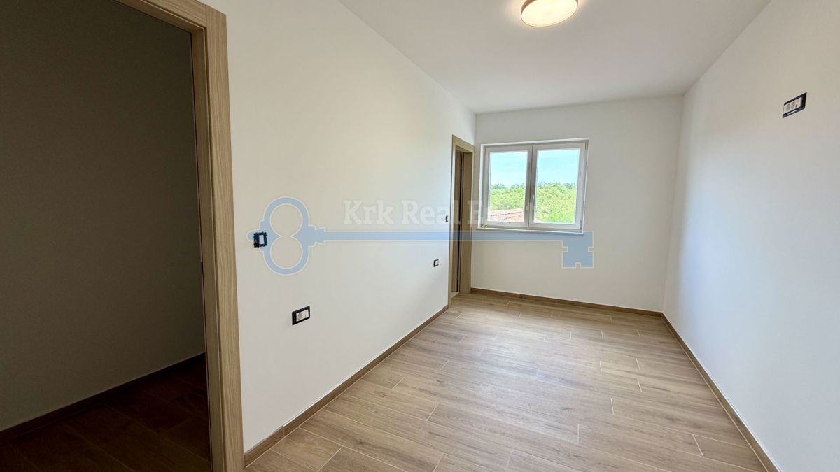 ŽMINJ - SAMOSTOJNA HIŠA Z BAZENOM