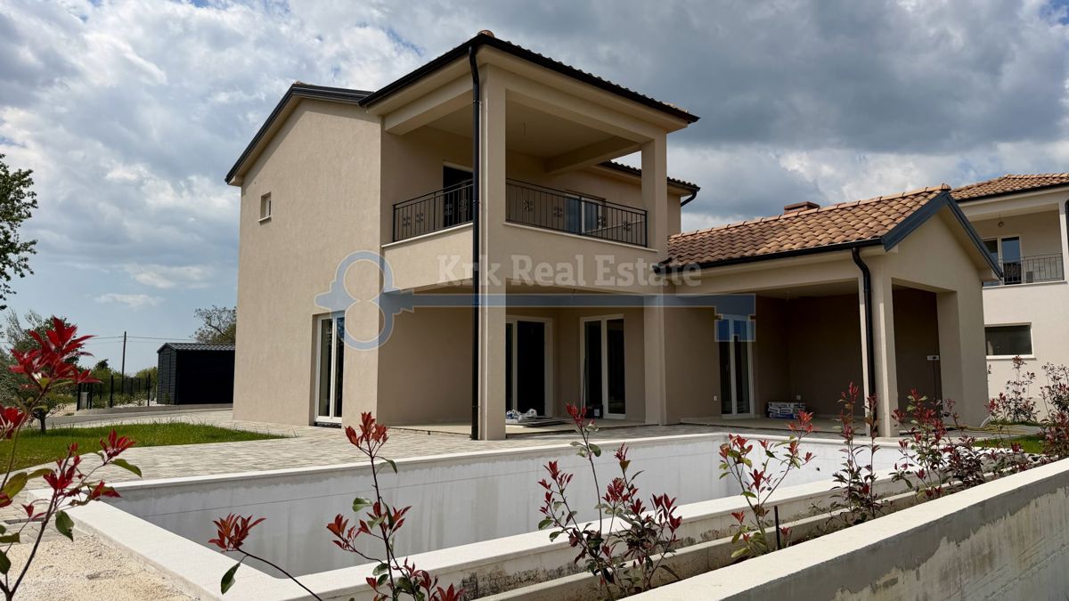 ŽMINJ - SAMOSTOJNA HIŠA Z BAZENOM