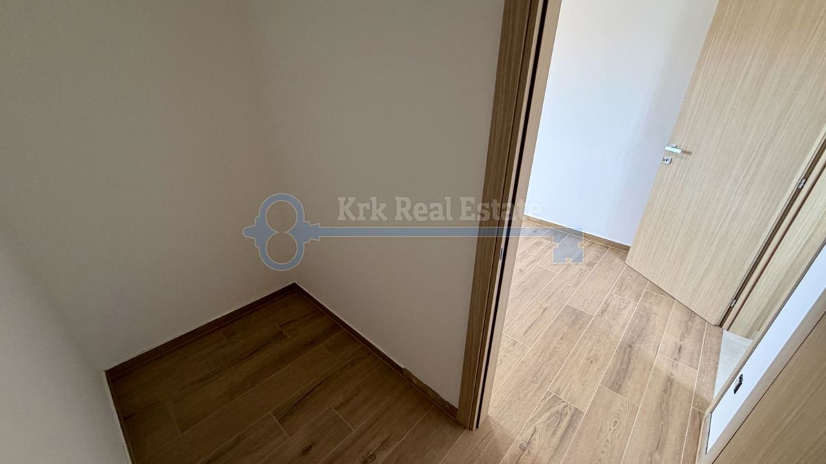 ŽMINJ - SAMOSTOJNA HIŠA Z BAZENOM