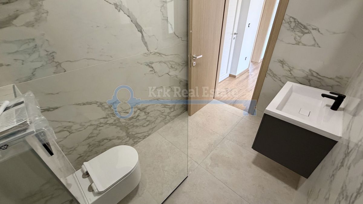 ŽMINJ - SAMOSTOJNA HIŠA Z BAZENOM