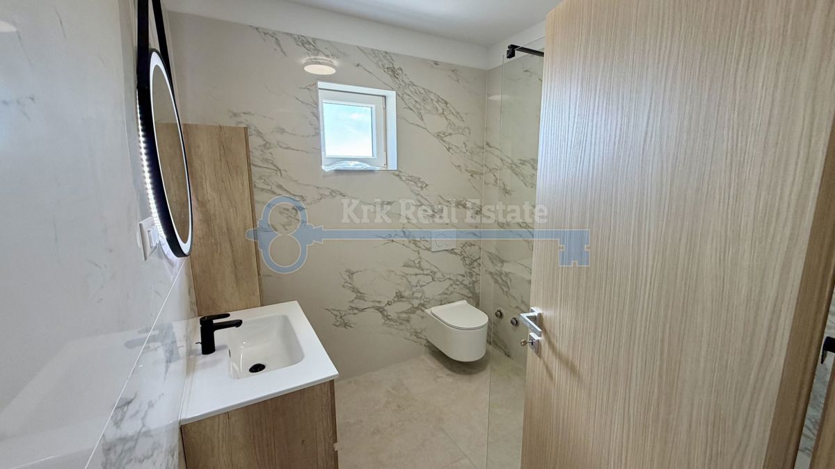 ŽMINJ - SAMOSTOJNA HIŠA Z BAZENOM