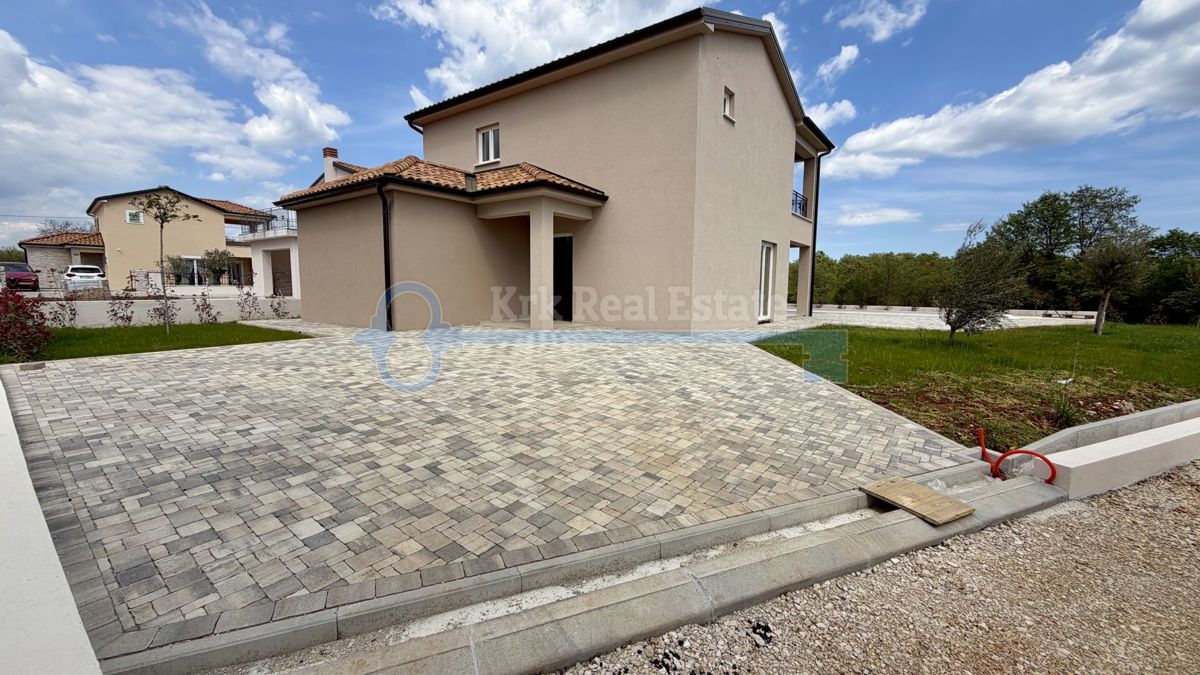 ŽMINJ - SAMOSTOJNA HIŠA Z BAZENOM