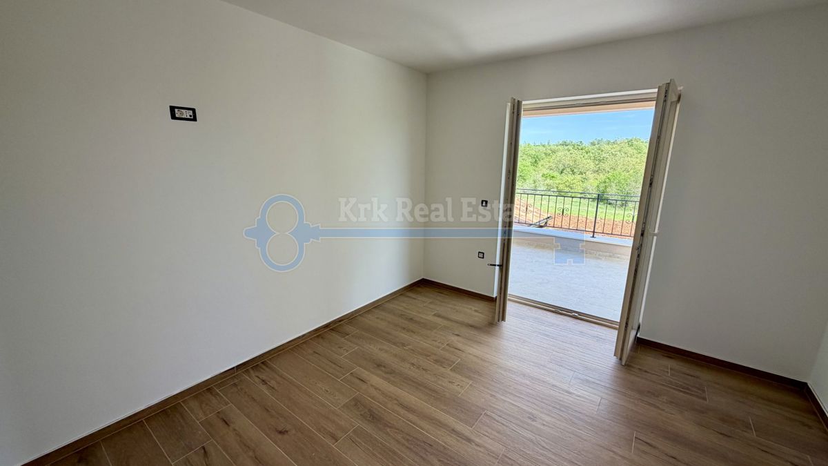 ŽMINJ - SAMOSTOJNA HIŠA Z BAZENOM