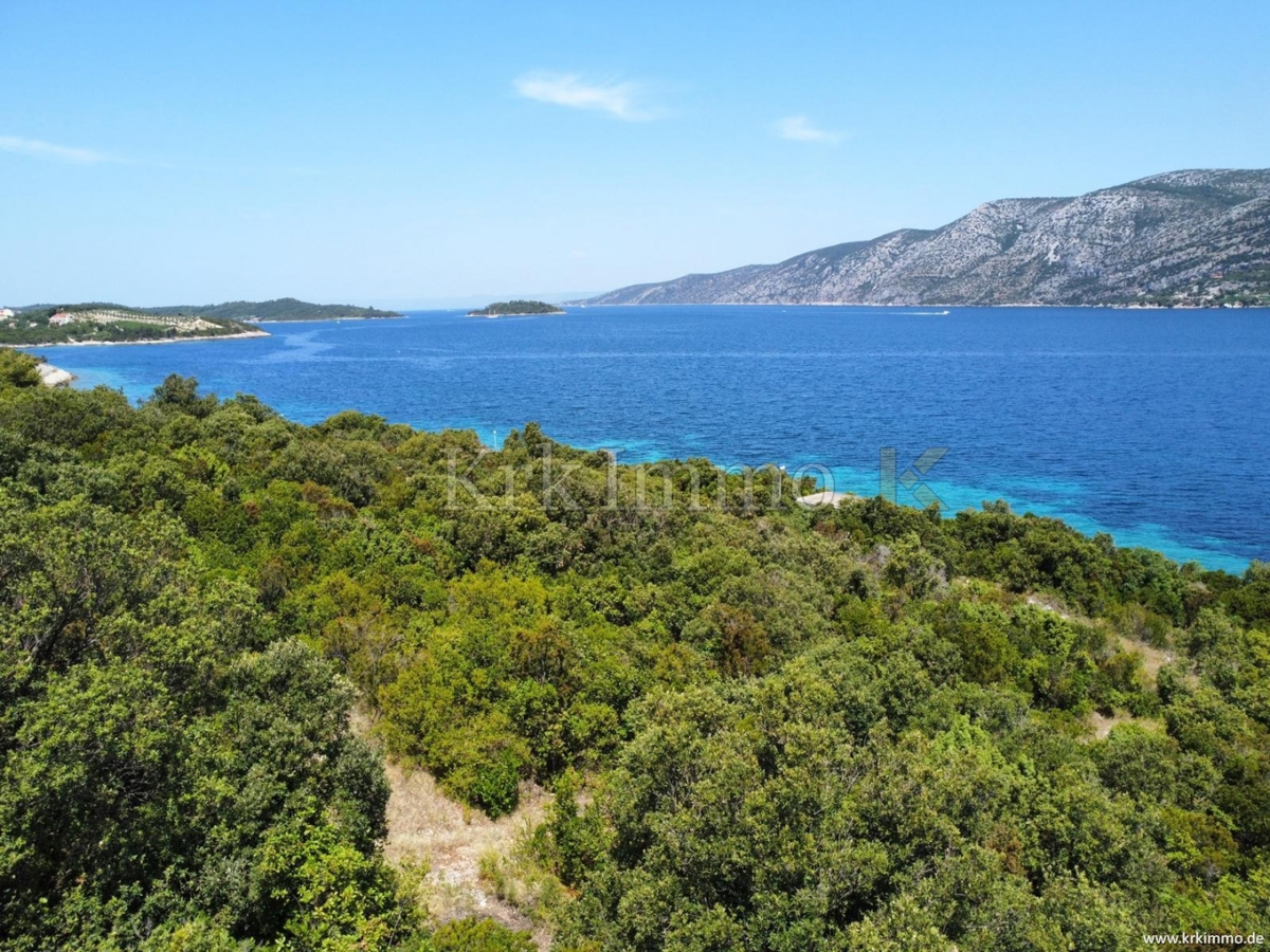 Gradbeno zemljišče prvi red do morja na otoku Korčula!