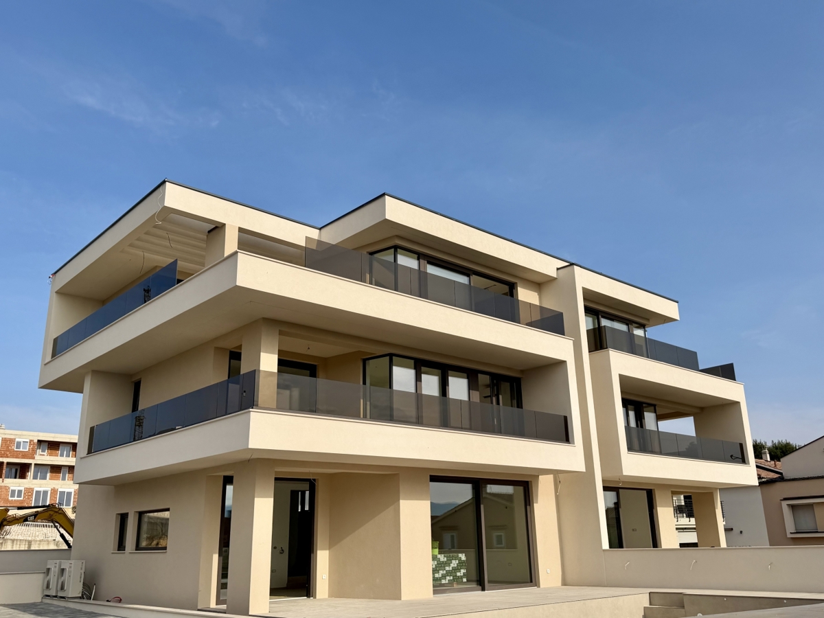 Mesto Krk: Nova luksuzno opremljena hiša na odlični lokaciji