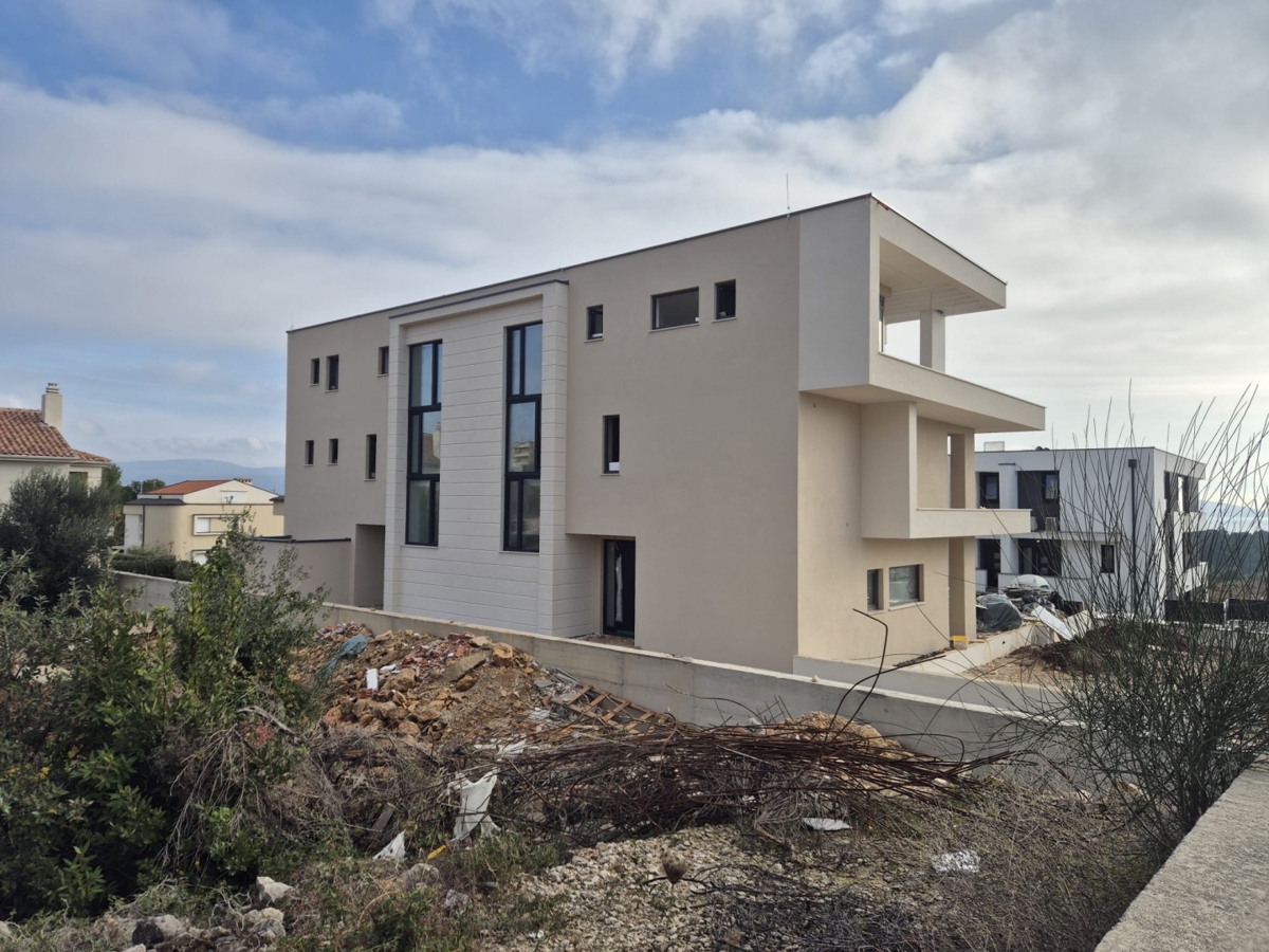 Mesto Krk: Nova luksuzno opremljena hiša na odlični lokaciji