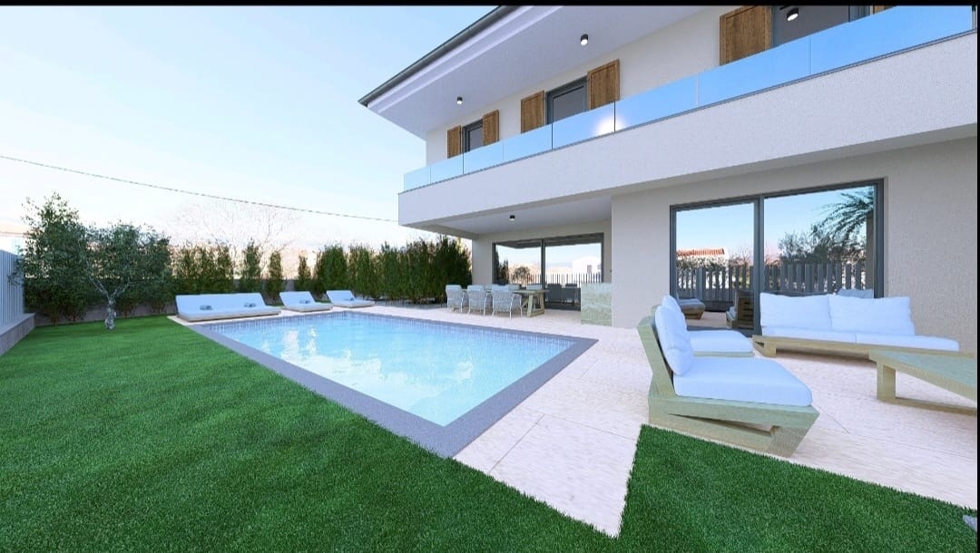 Novogradnja z bazenom v mirnem delu Malinske – dvojček