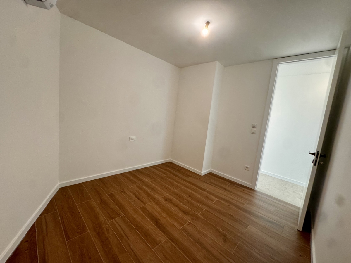 Novogradnja Omišalj: Stanovanje v prvem nadstropju z vrtom