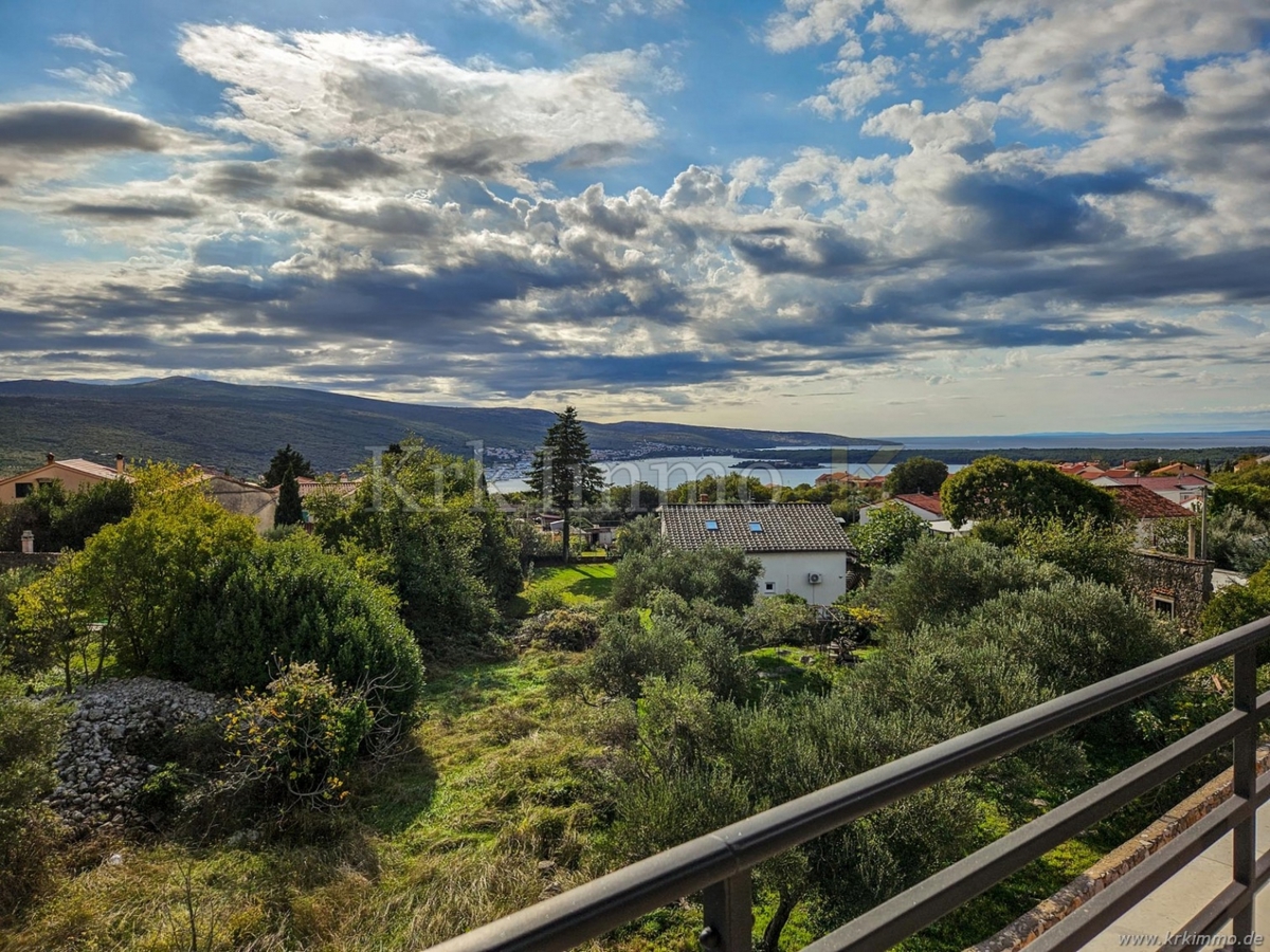 Prodamo: luksuzno opremljeno vilo. Bazen, panoramski pogled.