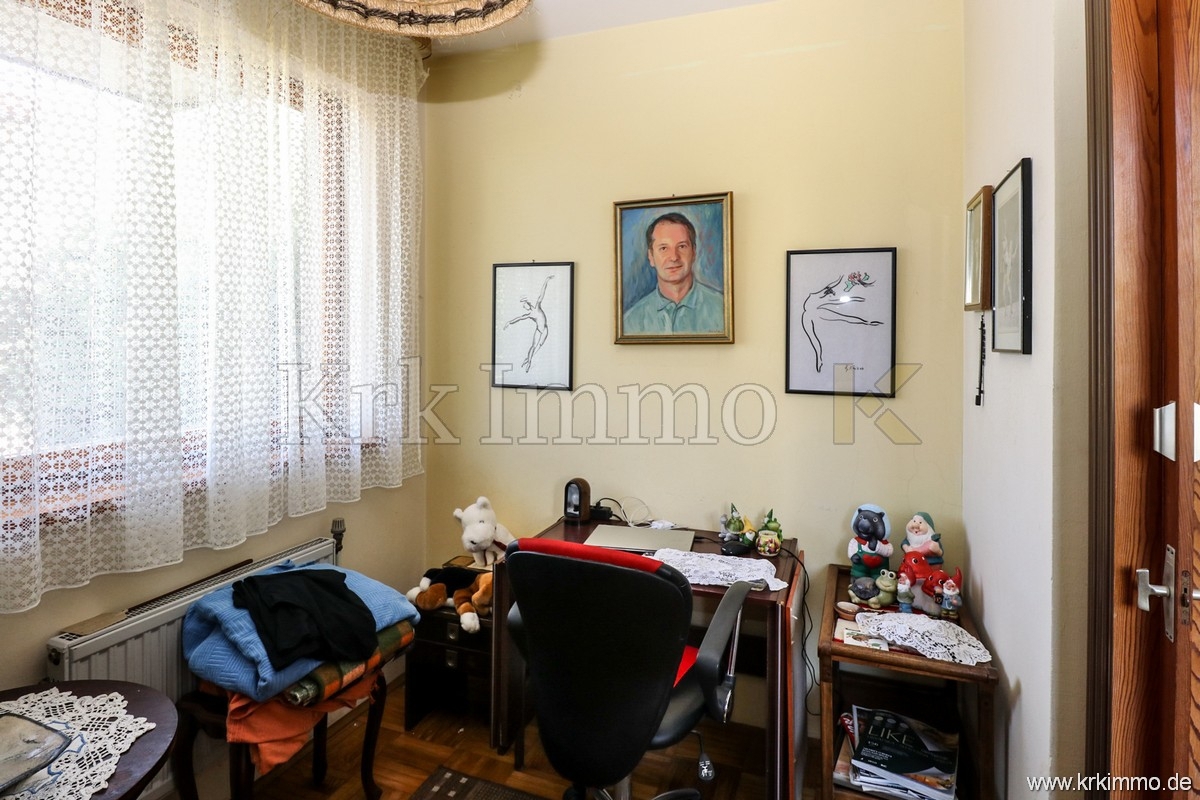 Samostojna hiša z vrtom v centru Malinske! NAPRODAJ